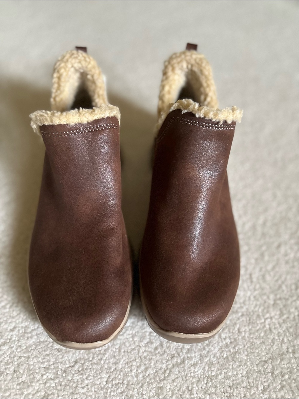 NWT Skechers Women's Relaxed Fit: Easy Going - Buried Ankle Boots Brown  US 7.5
